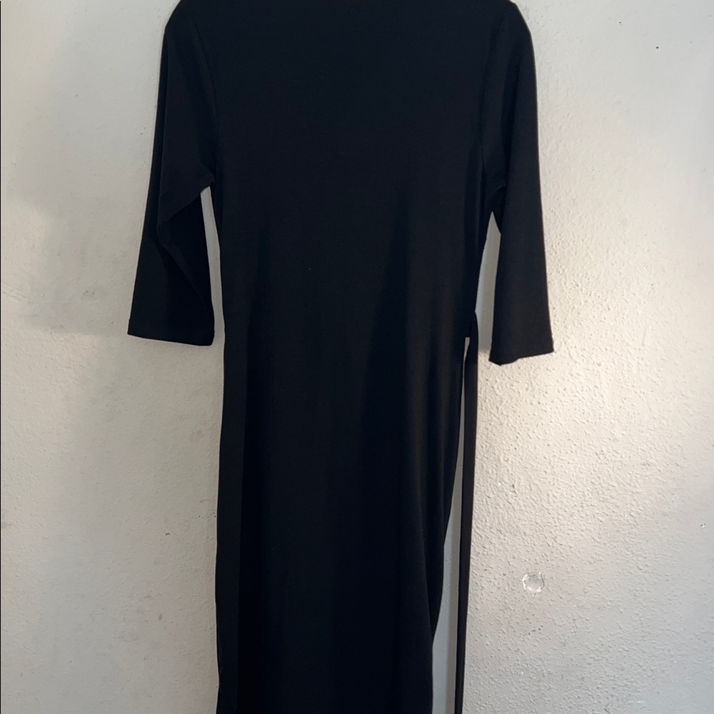 Elegant Black Long Sleeve Wrap Dress - Picture 5 of 6